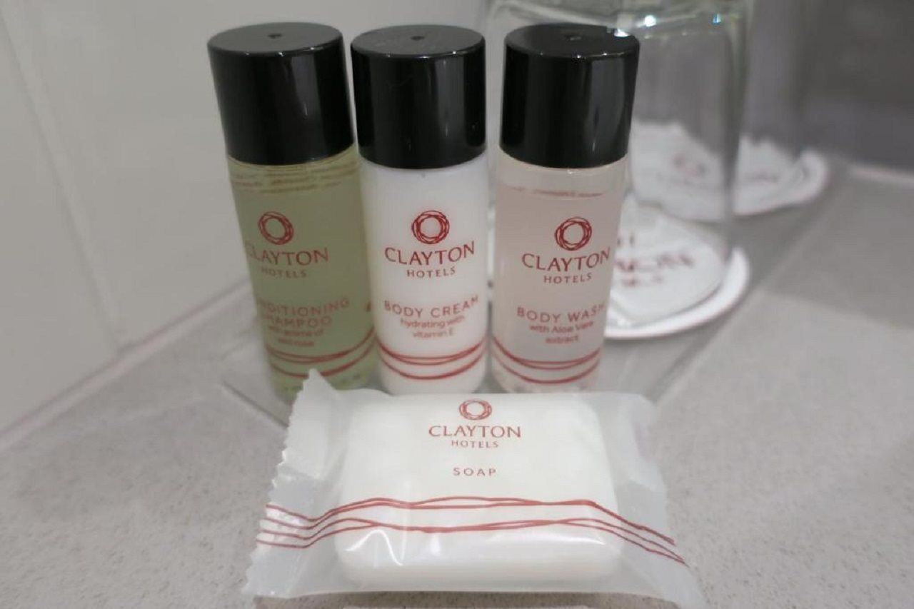 فندق كلايتون دبلن إيربورت Coolock المظهر الخارجي الصورة Clayton Hotels toiletries